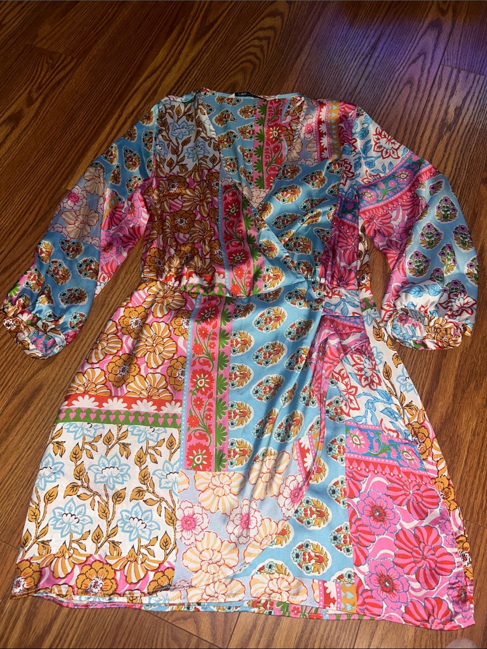 Zara Multicolour V-Neck Long Sleeve Satin Feel Floral Abstract Mini Dress M